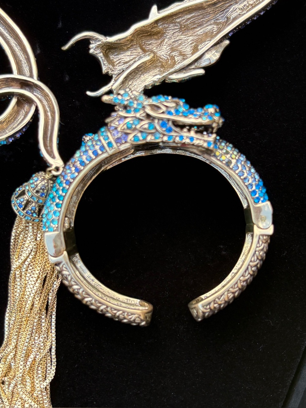 Heidi Daus 'Devine Dragon' Statement Set - Picture 7 of 15